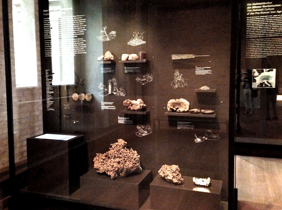 Neues Museum: Showcase with Iron Age| Photo: Nina Diezemann
