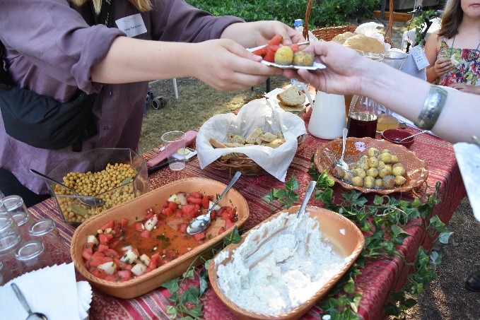 Speisen nach römischen Rezept werden probieren. | © Götting.