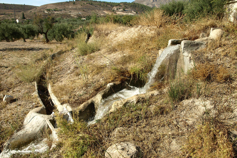 Eine typische Wasserrinne des Wasssermanagement-Systems in Vélez Blanco. Bildquelle: Jonas Berking